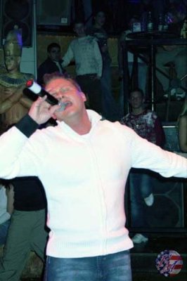The Officer mit vollem Einsatz