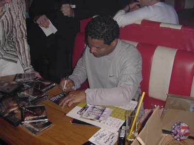 Autogrammstunde mit Stevie B.
